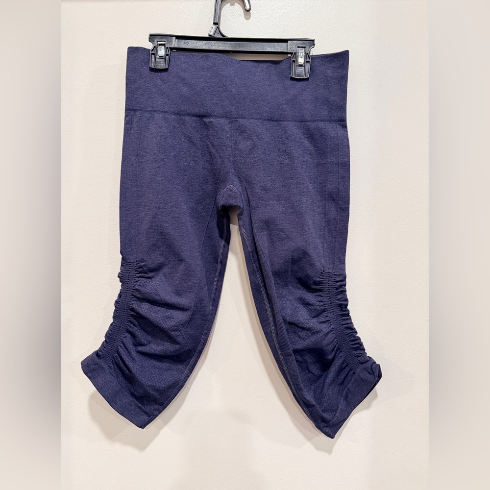 lululemon athletica Girls Navy Capri Leggings with Ruched Sides